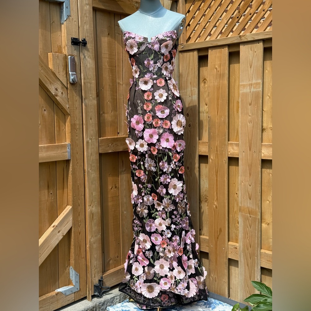 🆕 BRONX & BANCO 🧿 NWOT Jasmine Floral-Appliqued Gown, Black Multi - SzXS US 2 - Picture 3 of 17